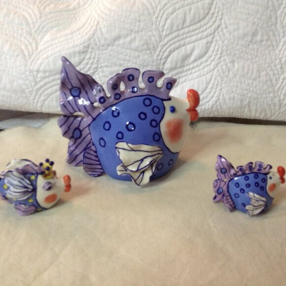 VTG 2002 3 pc Signed Diane, Stoneware Kissing Fish Set; Beach Vibes, Kitschy - Picture 1 of 5